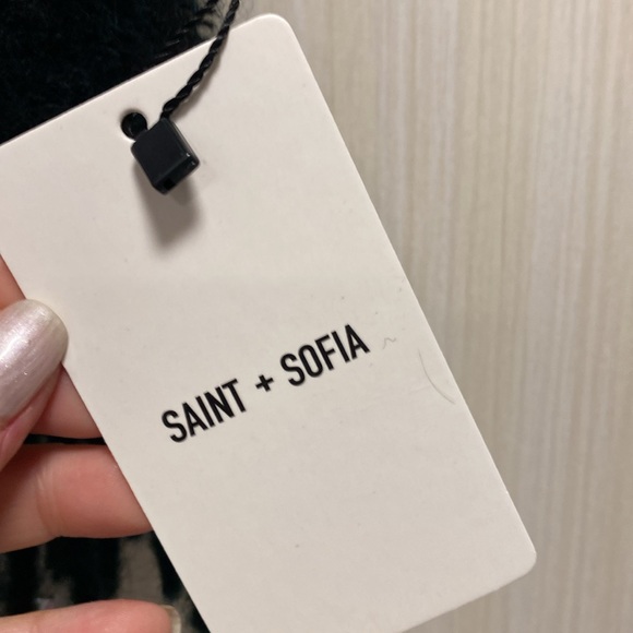 Lovely Saint + Sophia, scarf with fringe. Never worn, with tags. - Picture 3 of 5